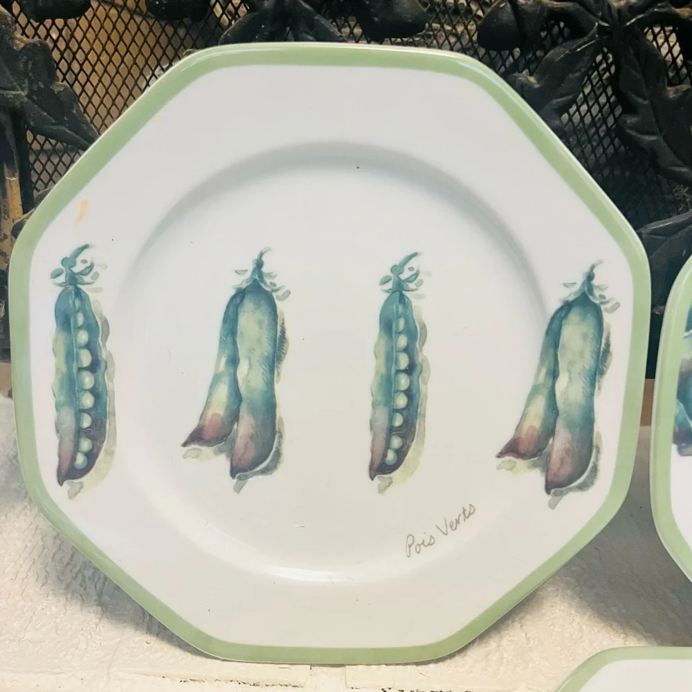 Williams-Sonoma Vegetable Garden set of 12; 6 bread/6 salad plates